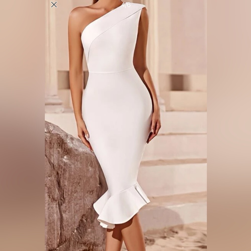 White beautiful dress size small